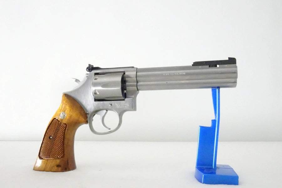 Revolver S&W 686-3 Profil von Rechts